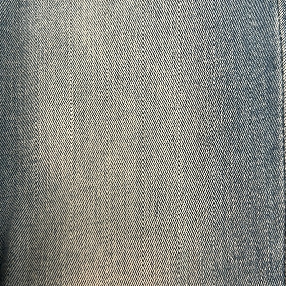 Levi’s ripped skinny jeans in perfect condition - Picture 3 of 3